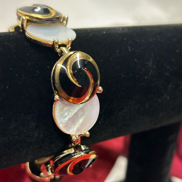 Vintage 80s Black Enamel Swirl Mother of Pearl Gold Link Bracelet MOP Yin Yang